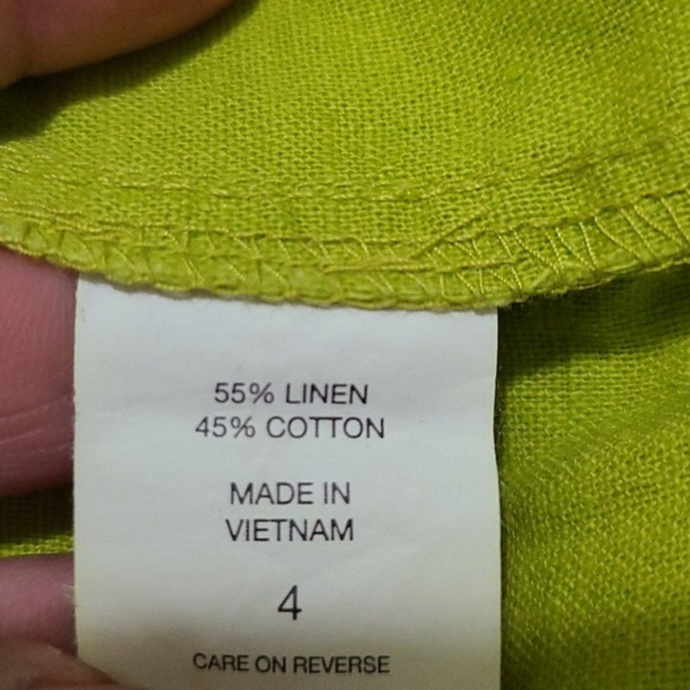 NEW YORK & COMPANY Women's shorts Sits Just below Waist Neon green Linen Size 4 - Picture 11 of 12